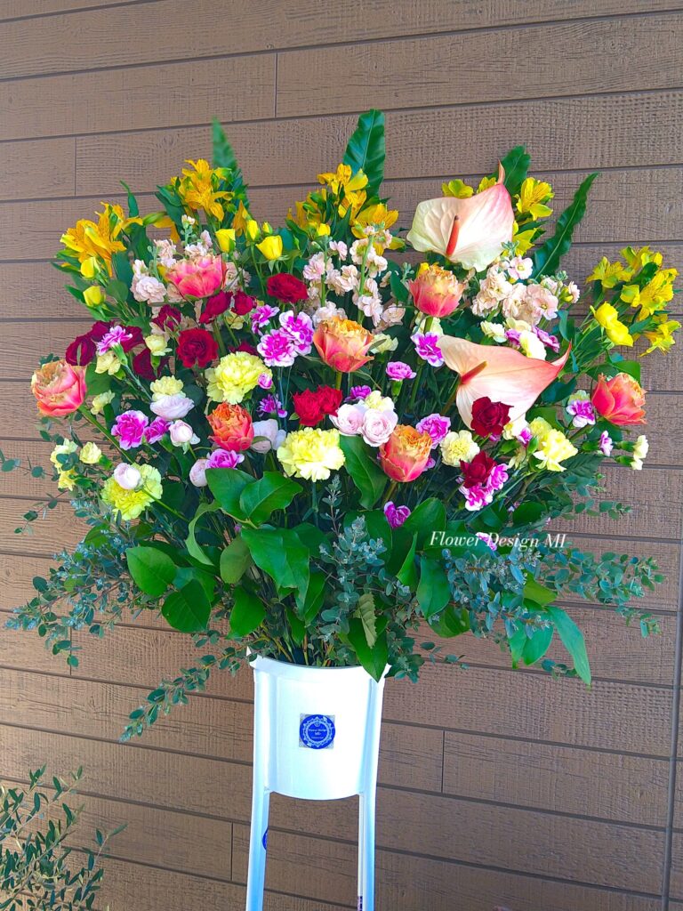 華やかでカラフルなおまかせフラワースタンド1段